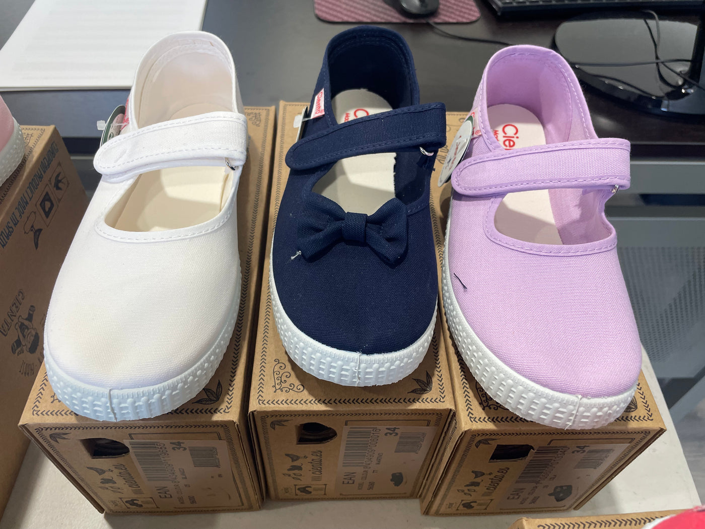 Mixed Samples 34 M EU/3 M US Little Kid